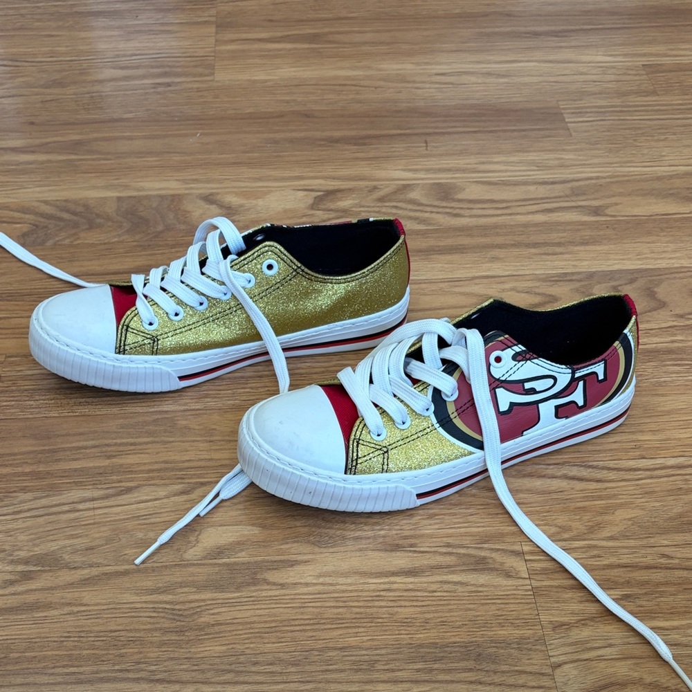 San Fransico 49ers Sneakers Low-Top Lace-Up Sneakers NWOT Size 8